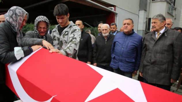 Emekli polis son yolculuğuna uğurlandı