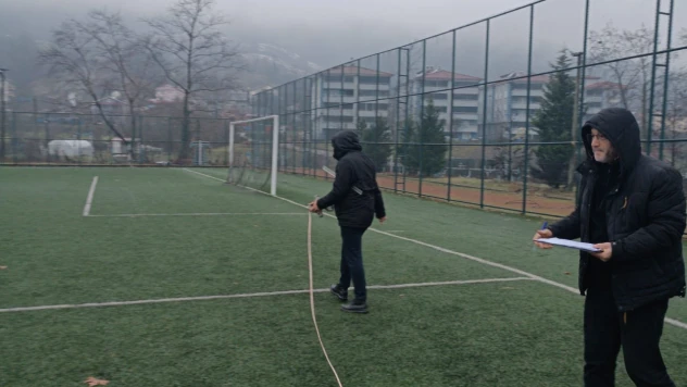 Futbol Sahalarının Zeminleri Yenileniyor