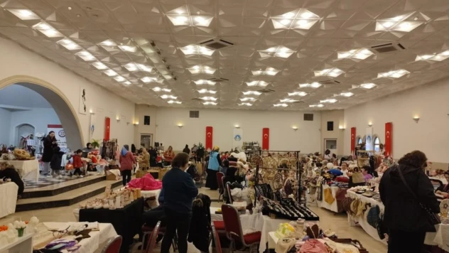 Geleneksel Hediyelik Eşya Fuarı Ziyaretçilerini Ağırlıyor