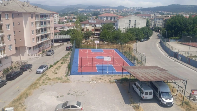 Gölbucağı'na yeni basketbol ve voleybol sahası kazandırıldı