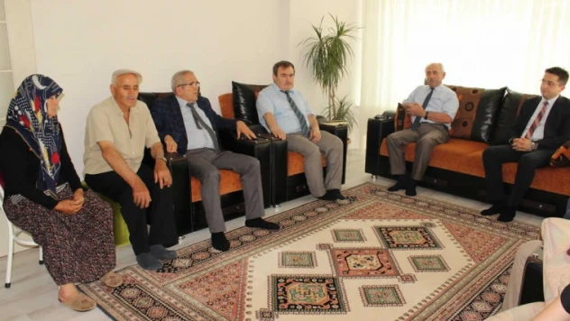 DAİRE MÜDÜRLERİNDEN ŞEHİT AİLELERİNE ZİYARET