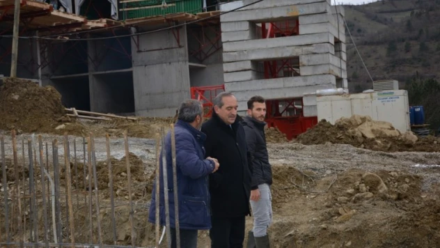 Uzun, TOKİ inşaatını inceledi