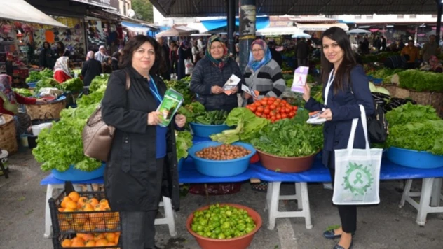 Sağlıkçılardan kanser taraması bilgilendirmesi