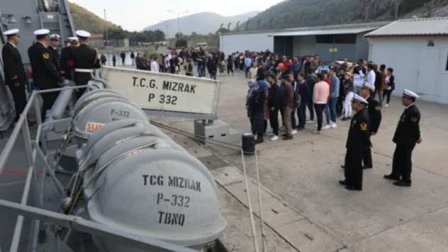 Öğrenciler, TCG Mızrak Hücum Botu'nu gezdi