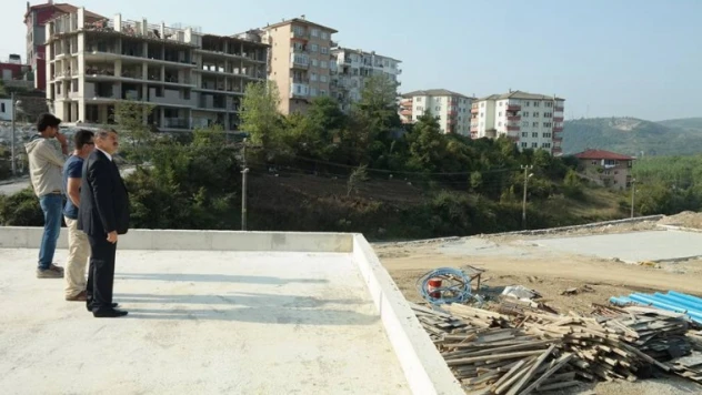 BAŞKAN AKIN, KAYNARCA SPOR KOMPLEKSİ VE YAŞAM PARKI'NDA DEVAM EDEN ÇALIŞMALARI İNCELEDİ