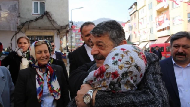 Akın: 'Herkesin başkanı olmak kolay değil'