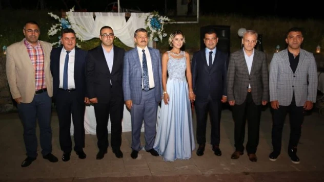 Vali Yardımcı Kalender, Enise Anül'le nişanlandı
