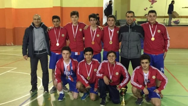 Okullar arası genç erkekler hentbol müsabakaları sona erdi