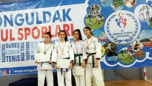 Judoda 1 altın 4 bronz
