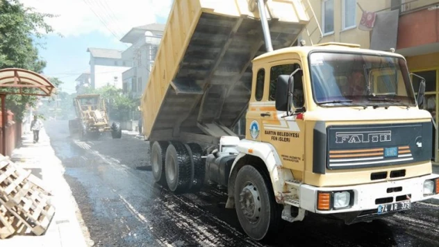 Asfalt çalışmaları hız kesmeden devam ediyor