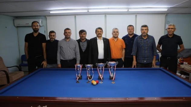 Bilardoda dereceye girenler madalyalarını aldı