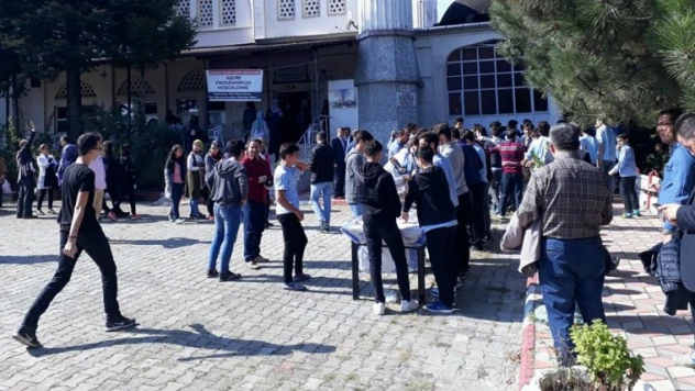 İMAM HATİP CAMİNDE AŞURE İKRAMI