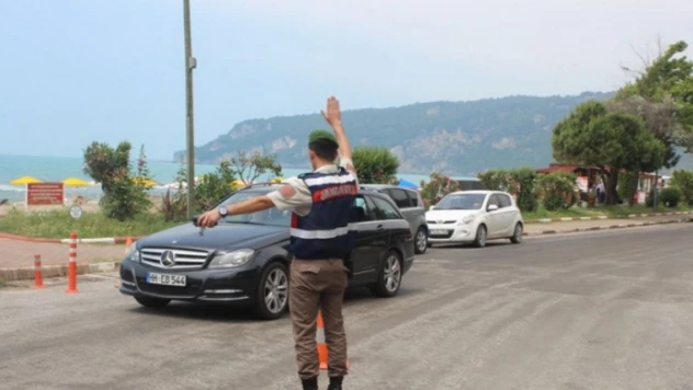 DRONE İLE GÜVENLİ TRAFİK UYGULAMASI GERÇEKLEŞTİRDİ
