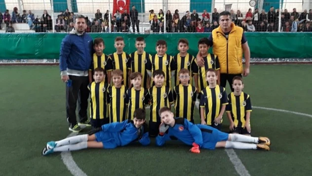 BARTIN FENERBAHÇE FUTBOL OKULU TURNUVADA GÖZ DOLDURDU