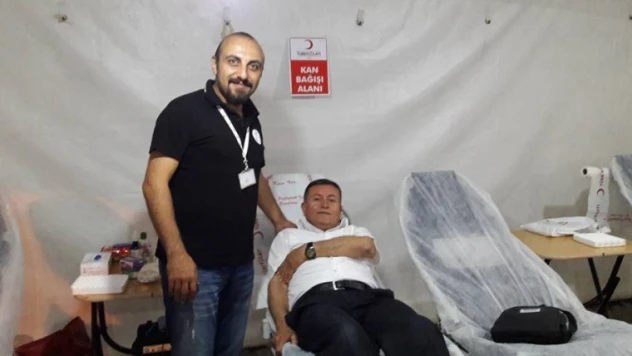 KAN VE KÖK HÜCRE BAĞIŞIYLA HAYAT KURTARMAK ELİNİZDE!
