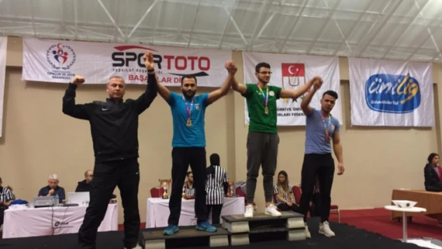 Bartın Üniversitesi, Bilek Güreşi Şampiyonası'ndan madalyayla döndü