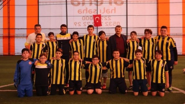 AKIN FENERBAHÇE FUTBOL OKULUNU ZİYARET ETTİ
