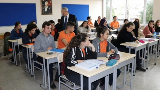 VALİ DİRİM OKUL İNCELEMELERİNE HIZ KESMEDEN DEVAM EDİYOR
