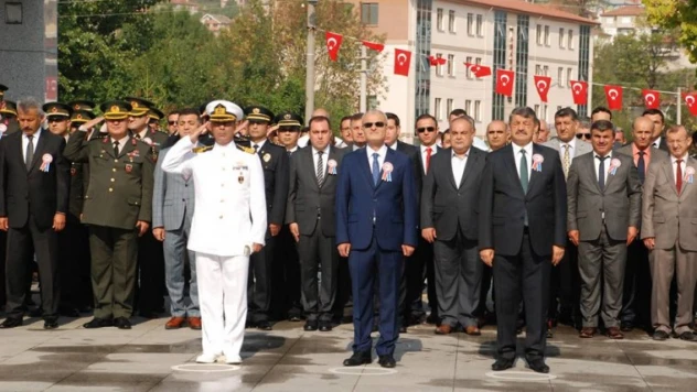 BARTIN'DA GAZİLER GÜNÜ TÖRENLE KUTLANDI