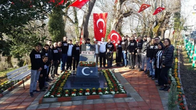 Beşiktaş Çarşı'dan Şehit Kambur'a anlamlı ziyaret