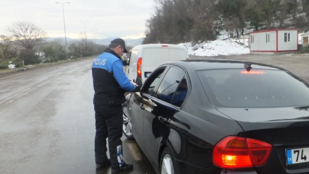 Polis halkı bilgilendirmeye devam ediyor