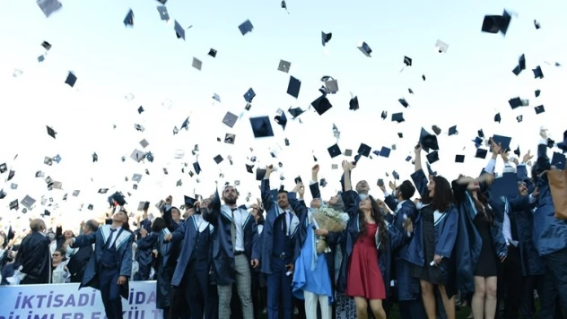 Bartın Üniversitesi 10. Mezunlarını verdi