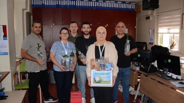 Hastane Personeline Bez Çanta ve Fidan Hediye Edildi