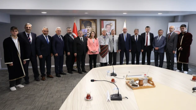 İlin Ahisi, Kalfası ve Çırağına Plaket Takdim Edildi