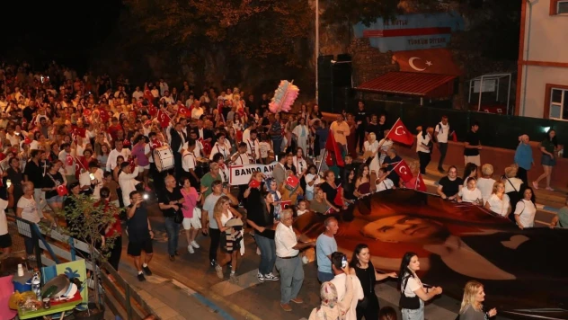 İnkumu'nda Zafer Bayramı Coşkusu