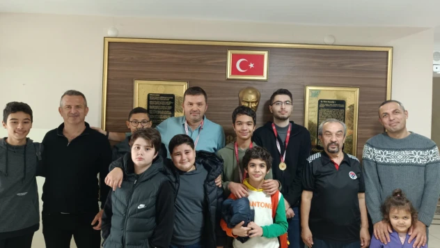 İnönü İlkokulu'nda Engelleri Aşan Satranç Heyecanı