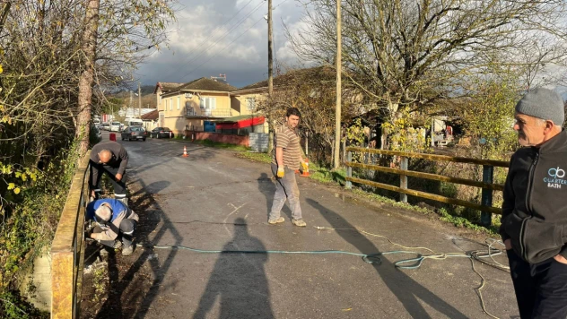 Köy Yolları ve Köprüler Güvenli Hale Getiriliyor