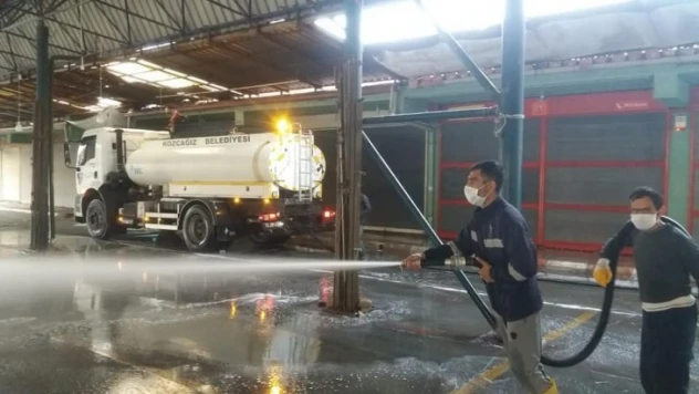 Kozcağız'da oturma alanları ve banklar kullanıma kapandı