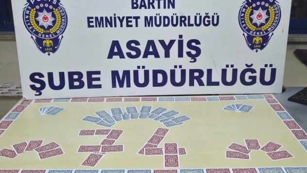 Kumar masasında yakalandılar
