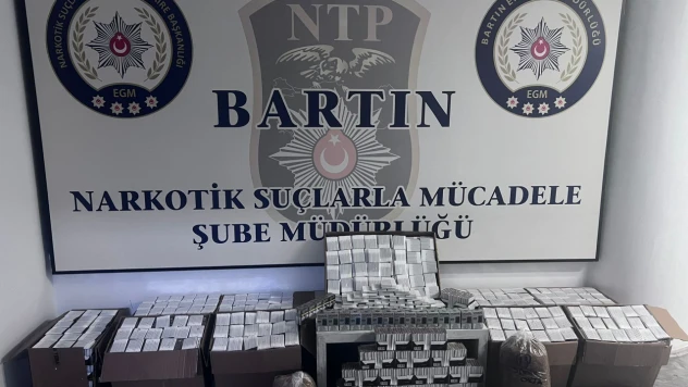 Makaron, elektronik sigara ve tütün ele geçirildi