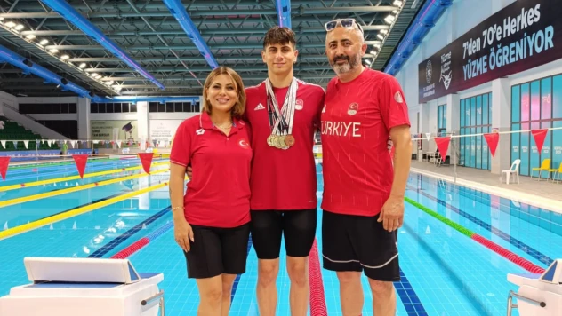 Milli Sporcu Korcan'dan Yüzme Şampiyonasında madalya yağmuru