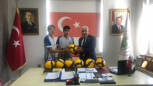 Özel İdare'den Orduyeri Gençlik Spor'a malzeme yardımı