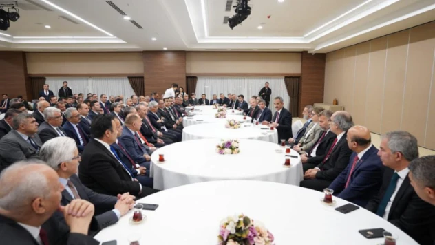 Özer'den 81 il milli eğitim müdürüne iftar