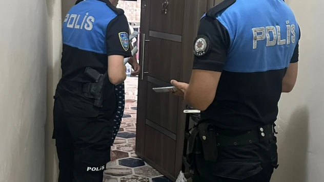 Polisten mahalle mahalle dolandırıcılık ve hırsızlık uyarısı