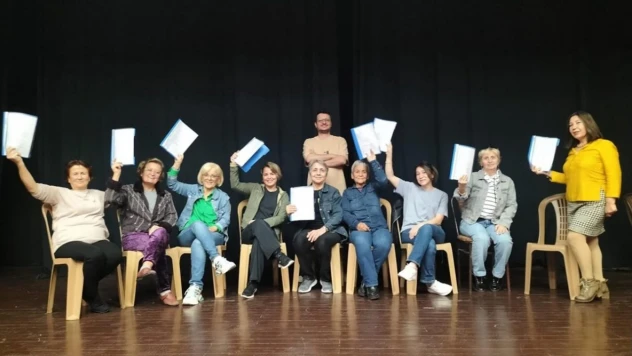 Sahne Işıkları Emekliler İçin Yandı