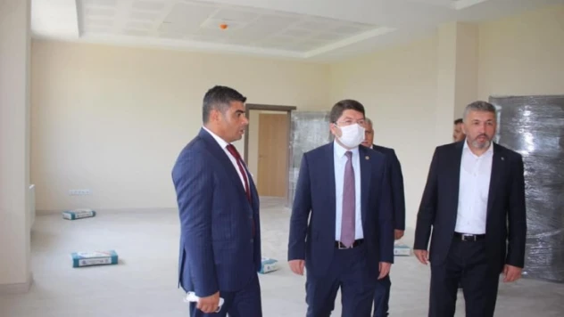 Tunç ve Kaynak yeni adalet sarayını inceledi