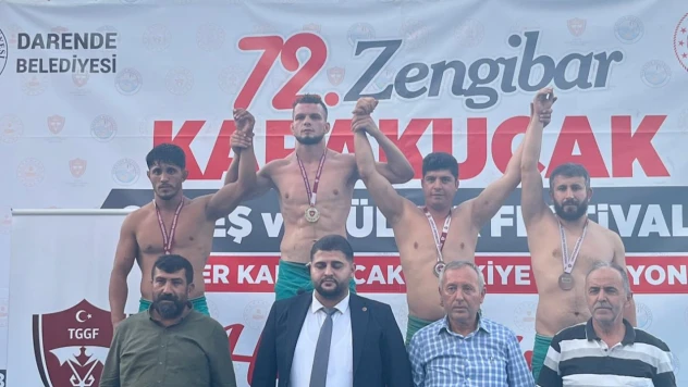 Uluslu Güreşçi İshak Çapaş'tan Tarihi Başarı