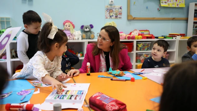 Vali Arslan Miniklerle Buluştu