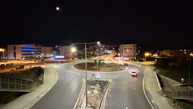 Valilik Kavşağı'nda Aydınlatma Çalışmaları Tamamlandı