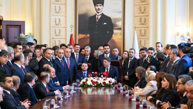 Tunç Görevi Devretti