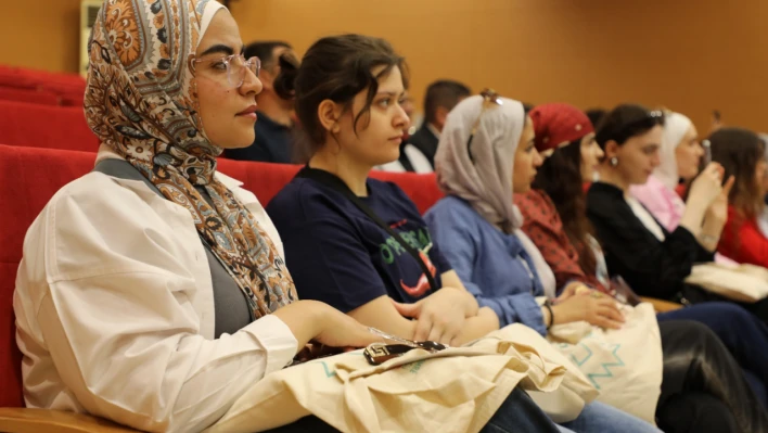 10 farklı ülkeden 14 öğrenci Türkçe Yaz Okulu için Bartın'da
