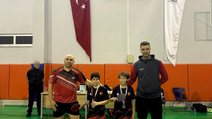 102. Yıl Heyecanı Masa Tenisi Kortlarına Taşındı