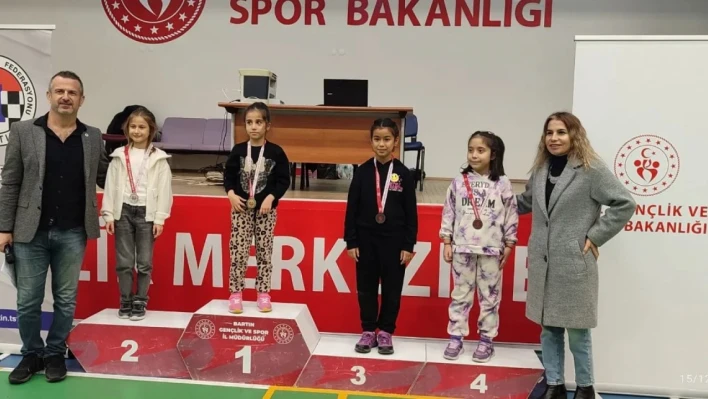 155 çocuk birincilik için kıyasıya yarıştı