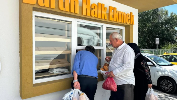 8 Bin Ekmek Ücretsiz Dağıtıldı