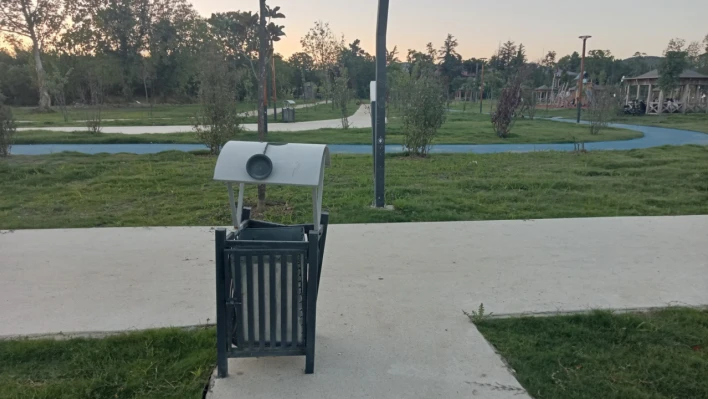 Açılmadan Vandalların Hedefi Oldu!