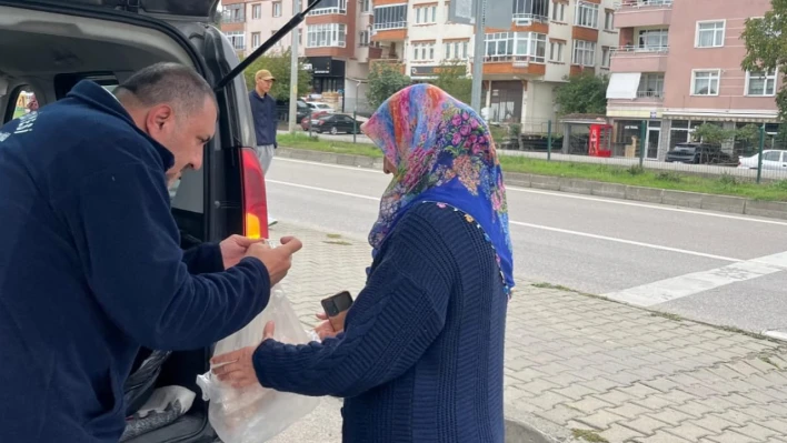 Adak Etleri İhtiyaç Sahiplerine Dağıtıldı